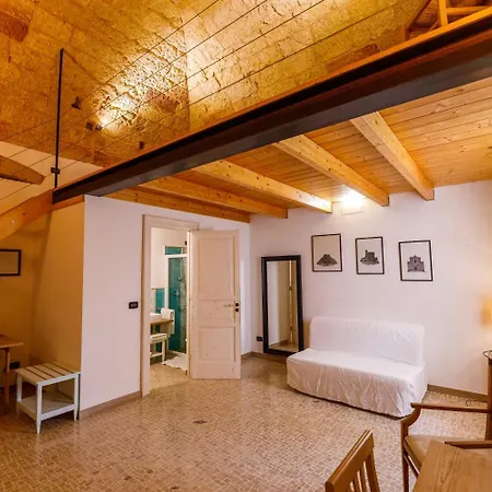 Casa Probo 3* トリカーゼ